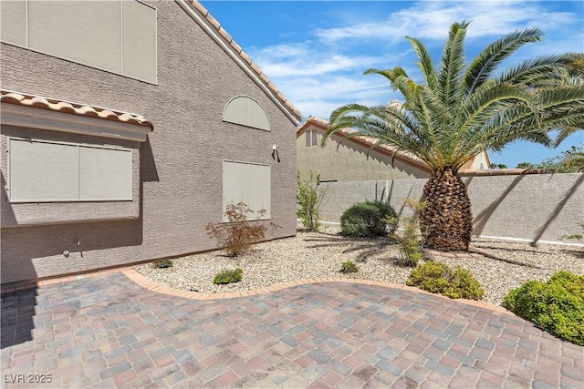 8437 Apple Hill Ct, Las Vegas, NV 89128 - view of patio with fence