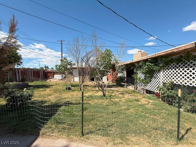 4559 S Nellis Blvd, Las Vegas, NV 89121 - view of yard