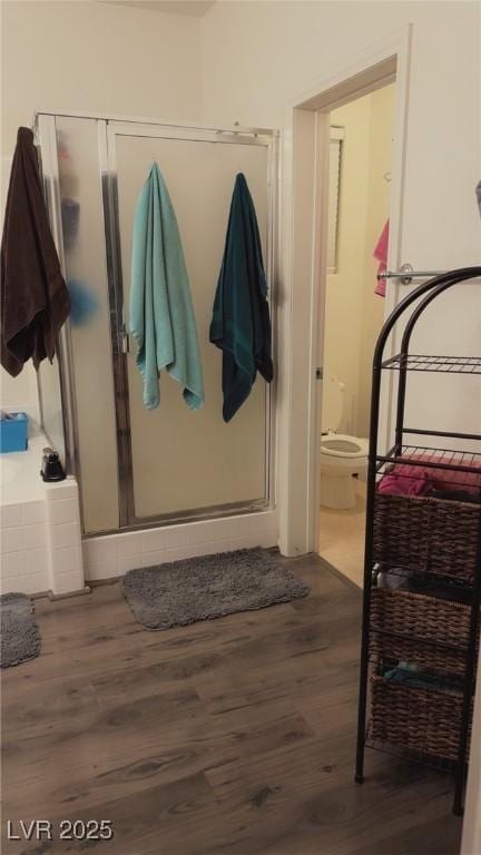 8913 Cambridge Glen Ct, Las Vegas, NV 89149 - mudroom with wood finished floors