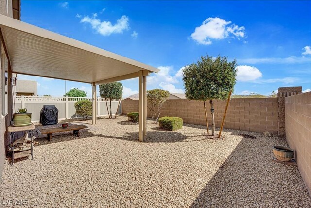 1104 Aspen Cliff Dr, Henderson, NV 89011 - fenced backyard with a patio area