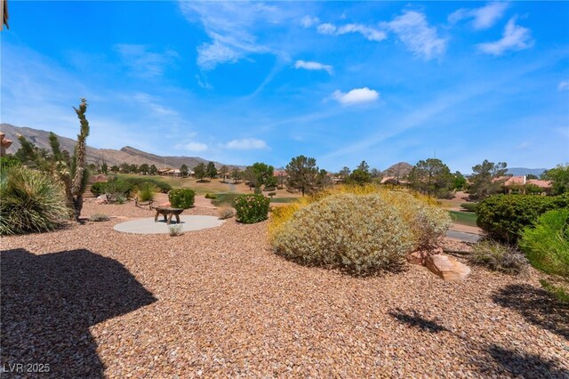 9812 Folsom Dr, Las Vegas, NV 89134 - view of yard featuring a mountain view