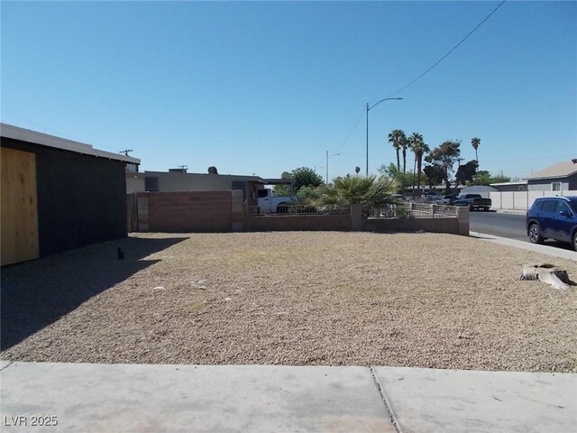 1912 Statz St, North Las Vegas, NV 89030 - view of yard