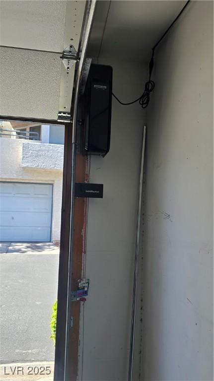 8932 Antioch Way, Las Vegas, NV 89117 - garage view