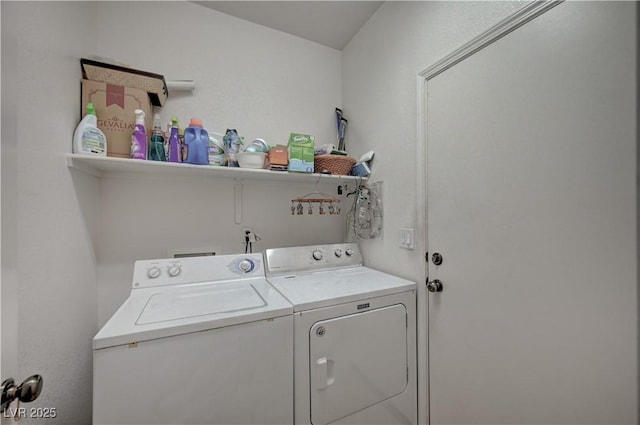 5548 Spearfish Lake Ct, Las Vegas, NV 89148 - laundry room with washer and dryer
