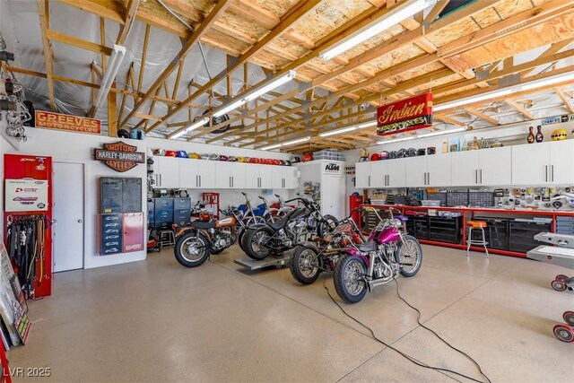 271 E Shelbourne Ave, Las Vegas, NV 89123 - garage with a workshop area