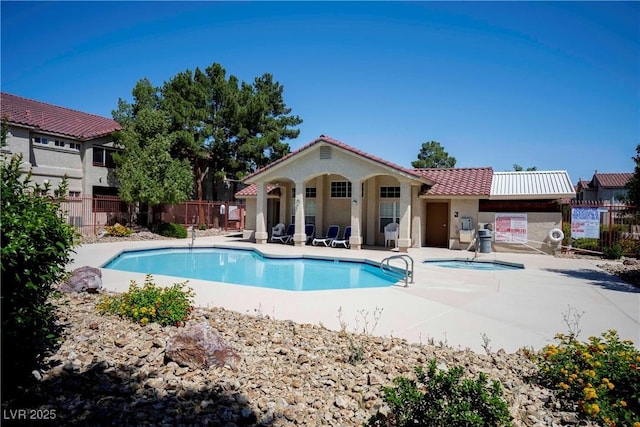 520 Arrowhead Trl Unit 1322, Henderson, NV 89015 - community pool featuring a patio area and a hot tub