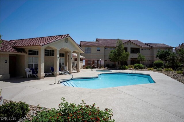 520 Arrowhead Trl Unit 1322, Henderson, NV 89015 - community pool featuring a patio area and a community hot tub