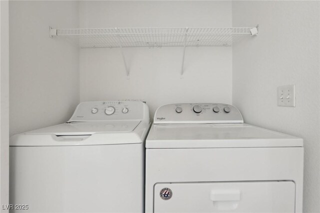 1043 Monte De Oro Ave, Las Vegas, NV 89183 - laundry area with independent washer and dryer