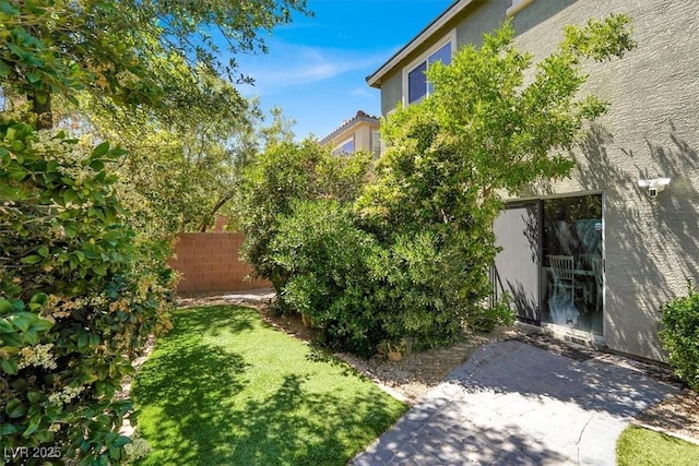 10845 Drake Ridge Ave, Las Vegas, NV 89166 - view of yard with a patio