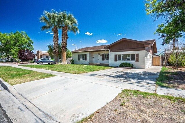 633 5th St, Boulder City, NV 89005 - ranch-style house featuring driveway