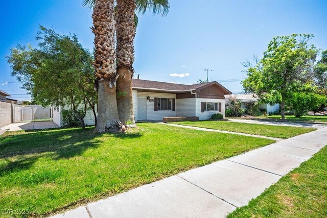 633 5th St, Boulder City, NV 89005 - ranch-style home featuring a front lawn