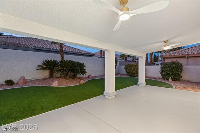 1613 Shadow Rock Dr, Las Vegas, NV 89117 - view of patio with ceiling fan