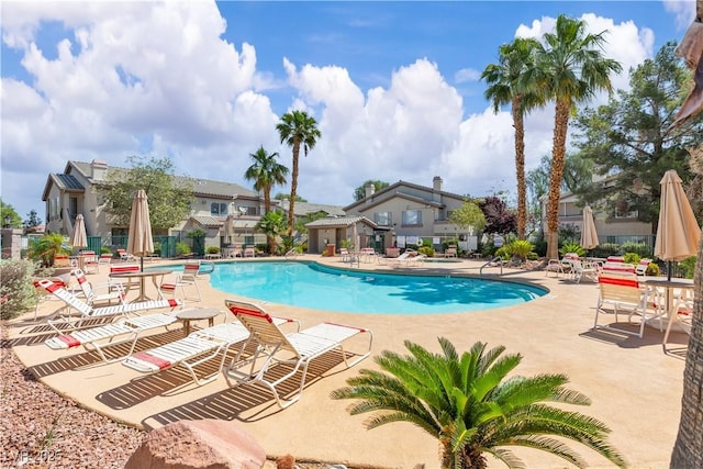 5710 E Tropicana Ave Unit 2152, Las Vegas, NV 89122 - community pool with a patio