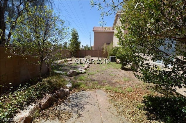 7518 Luna Del Rey St, Las Vegas, NV 89123 - view of yard