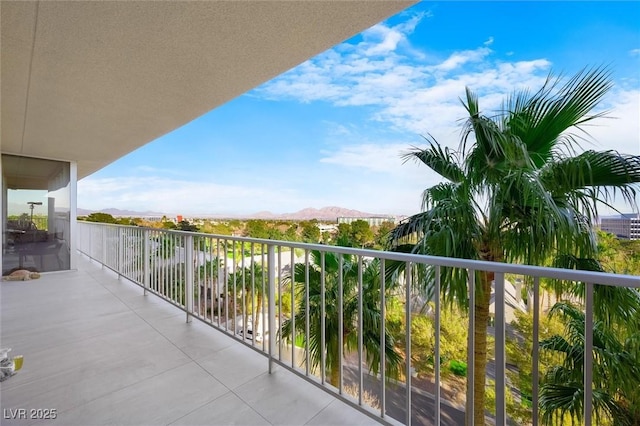 3111 Bel Air Dr Unit 7F, Las Vegas, NV 89109 - balcony featuring a mountain view