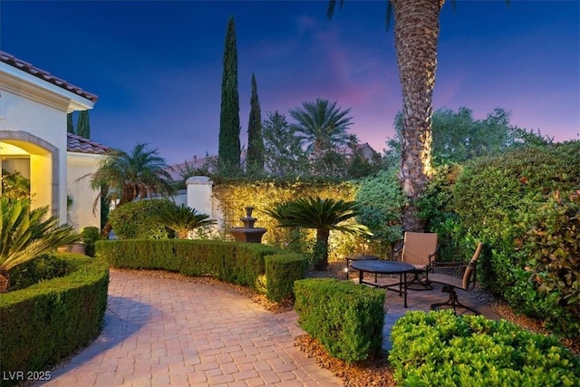 20 Via Paradiso St, Henderson, NV 89011 - patio terrace at dusk with a patio