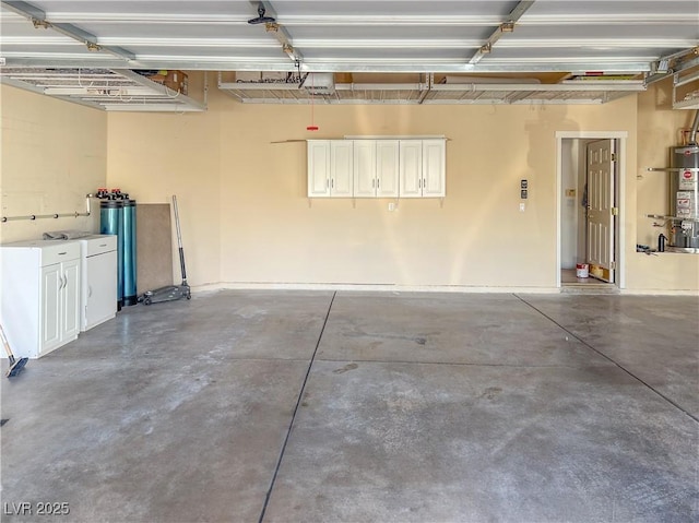 4196 Balmoral Castle Ct, Las Vegas, NV 89141 - garage featuring water heater