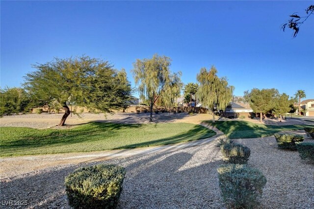8333 Valley Stream Ave, Las Vegas, NV 89131 - view of community featuring a yard