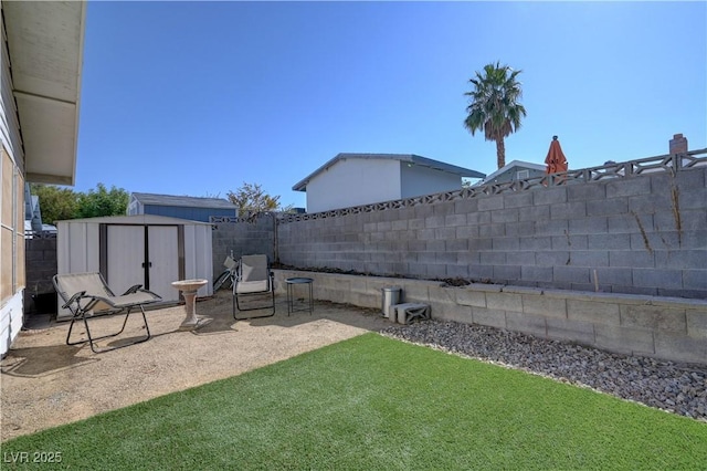 4445 Peterson Dr, Las Vegas, NV 89103 - view of yard