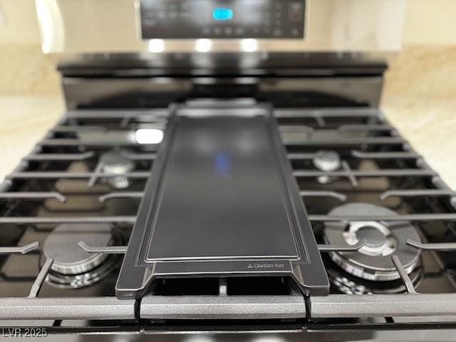 3005 Treasure Island Rd, Las Vegas, NV 89128 - kitchen view of gas range