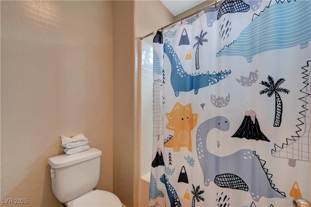 6334 Orions Belt Peak St, North Las Vegas, NV 89031 - bathroom featuring toilet and shower / tub combo