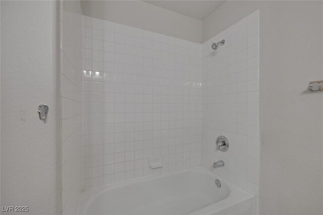 829 Dancing Vines Ave, Las Vegas, NV 89183 - full bath featuring shower / tub combination