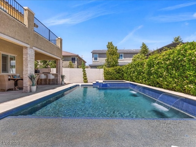 2400 Trissino Ct, Henderson, NV 89044 - view of swimming pool featuring an in-ground hot tub and a patio
