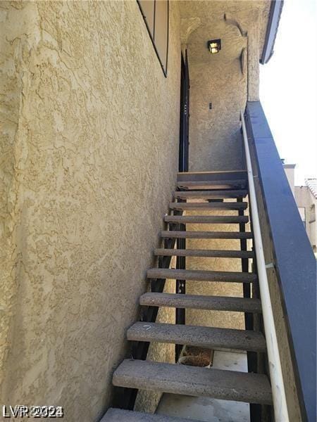 4720 Obannon Dr Unit D, Las Vegas, NV 89102 - view of stairway