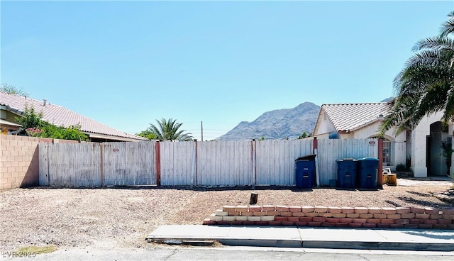1860 Banaba Ln, Las Vegas, NV 89156 - view of yard featuring a mountain view