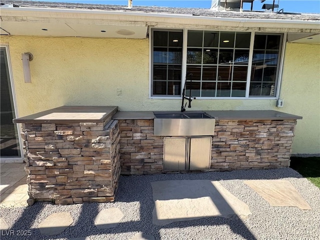 1819 Beverly Way, Las Vegas, NV 89104 - view of patio featuring a sink and area for grilling