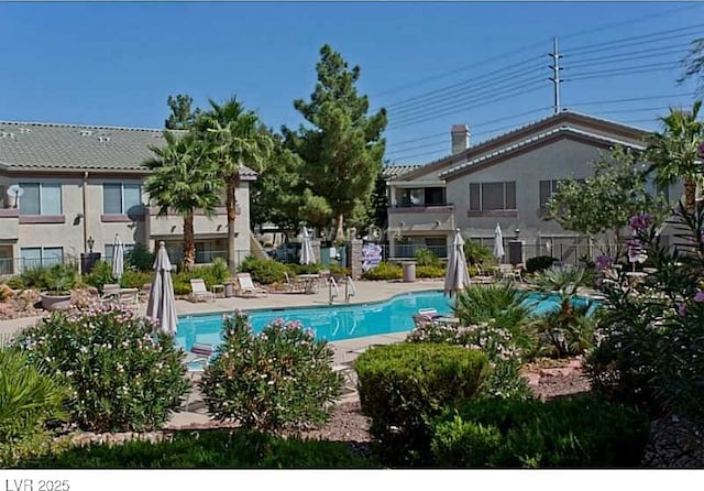 5710 E Tropicana Ave Unit 2178, Las Vegas, NV 89122 - community pool with a patio