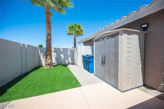 6417 Fisher Ave, Las Vegas, NV 89130 - view of yard