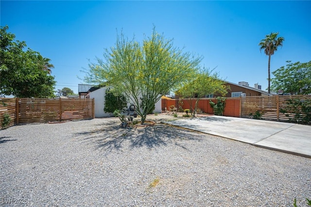 108 Verdy Ln, Las Vegas, NV 89101 - view of yard featuring a gate