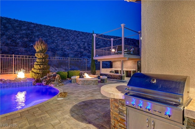 2124 Pont National Dr, Henderson, NV 89044 - photo 11
