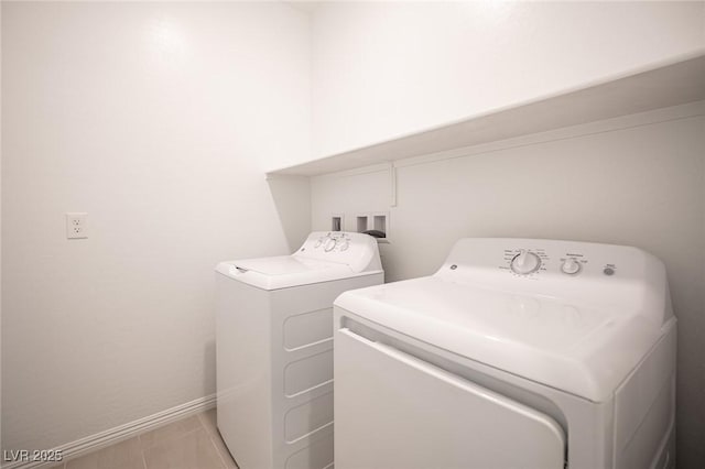 871 Aurelie Ridge St, Henderson, NV 89011 - laundry area featuring washing machine and clothes dryer and baseboards