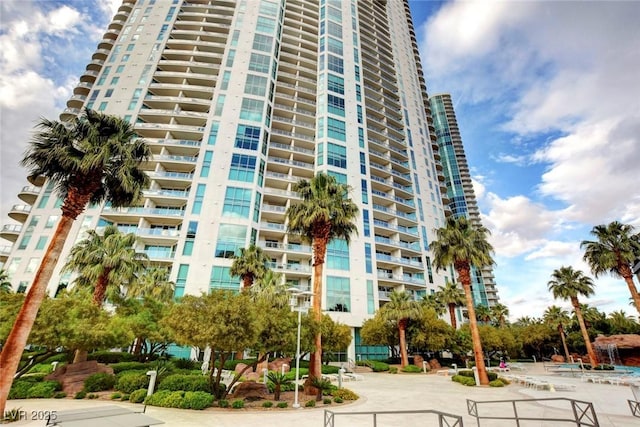 222 Karen Ave Unit 601, Las Vegas, NV 89109 - view of apartment building / complex