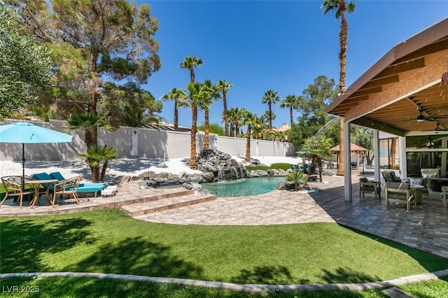 2101 Diamond Bar Dr, Las Vegas, NV 89117 - view of yard with a patio area and a ceiling fan