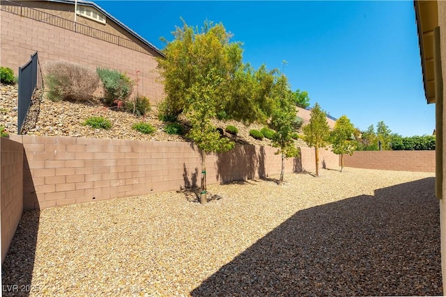 7265 Southern Magnolia St, Las Vegas, NV 89149 - view of fenced backyard