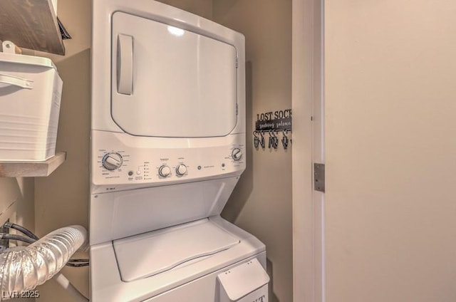 353 E Bonneville Ave Unit 379, Las Vegas, NV 89101 - laundry area with estacked washer and dryer