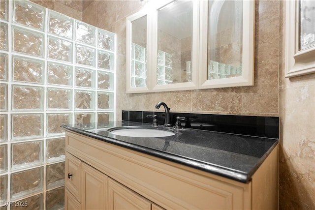 2050 W Warm Springs Rd Unit 4322, Henderson, NV 89014 - bathroom featuring vanity