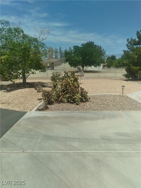 1611 Red Rock Dr, Pahrump, NV 89048 - view of yard