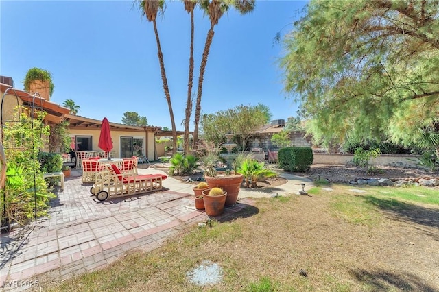 3158 La Luna Cir, Henderson, NV 89014 - view of yard with a patio