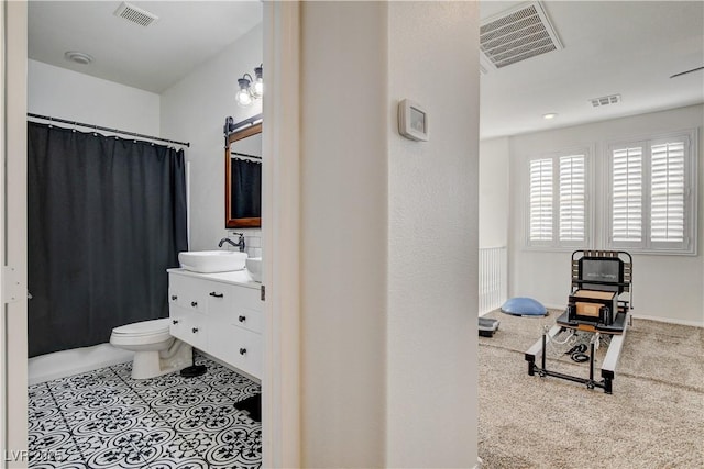 5434 Fawn Chase Way, Las Vegas, NV 89135 - full bathroom featuring vanity, toilet, and a shower with shower curtain