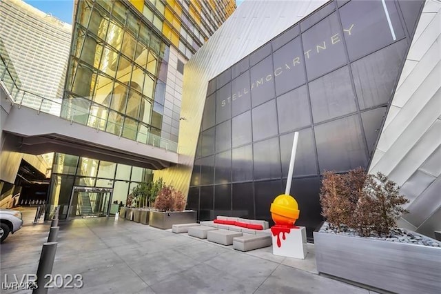 3722 Las Vegas Blvd Unit 603, Las Vegas, NV 89158 - building lobby with a high ceiling