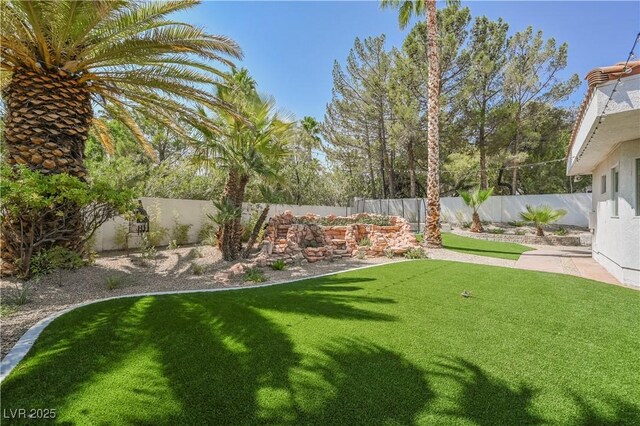 2231 S Tioga Way, Las Vegas, NV 89117 - view of yard