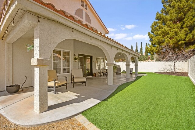 2021 Summit Pointe Dr, Las Vegas, NV 89117 - view of yard featuring a patio
