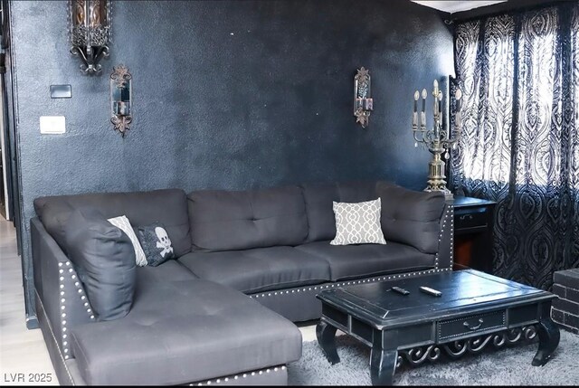 709 Evergreen Cir, Las Vegas, NV 89107 - view of living room