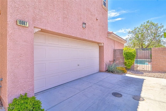 10667 Olympic Pine Dr, Las Vegas, NV 89135 - garage with driveway
