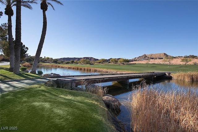 8 Laricola Ct, Henderson, NV 89011 - water view featuring a mountain backdrop