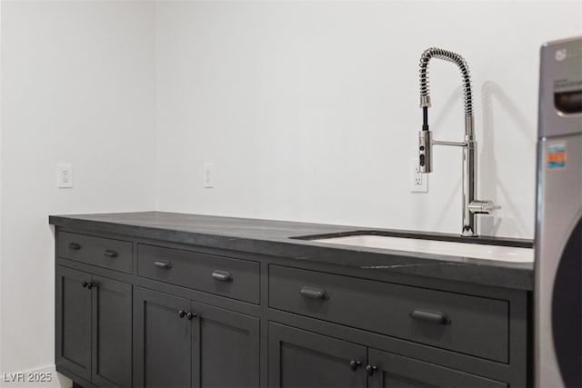204 Canyon Dr, Las Vegas, NV 89107 - bathroom featuring double vanity